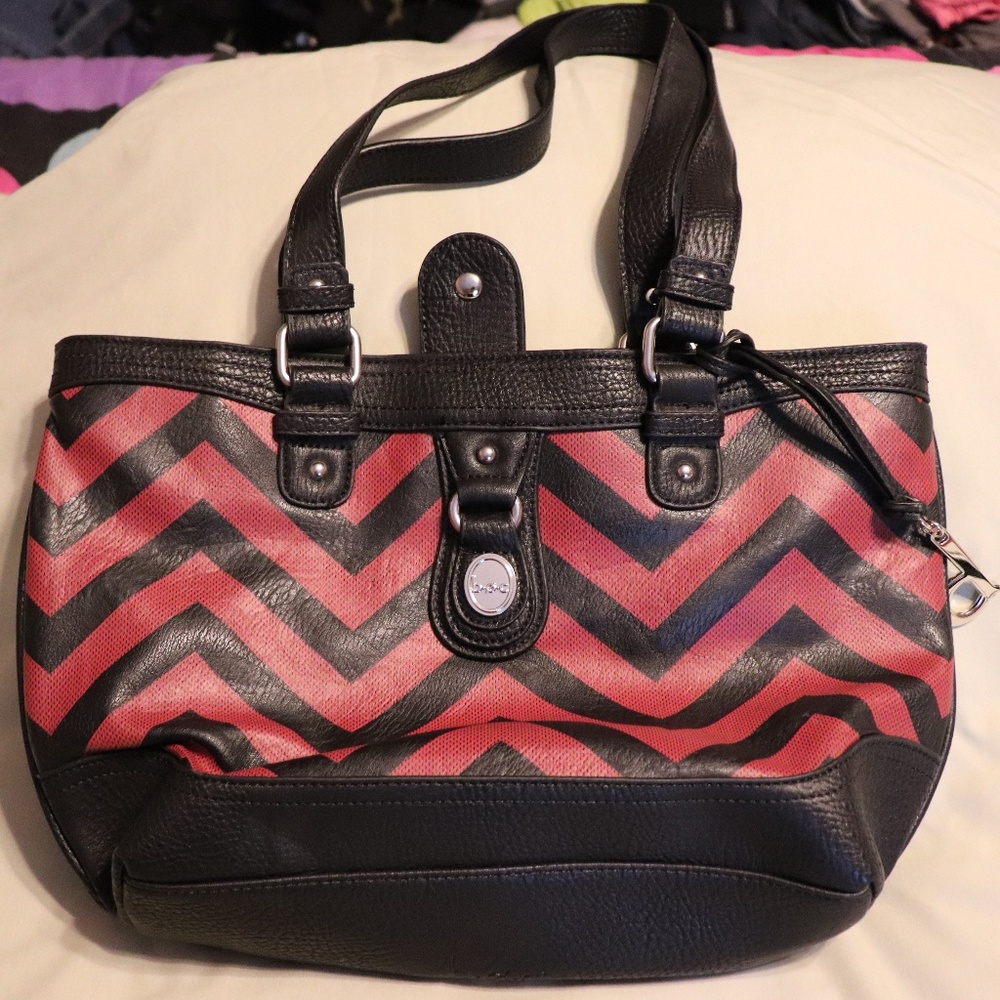 b.o.c. Swansea Tote- Burgundy/Black